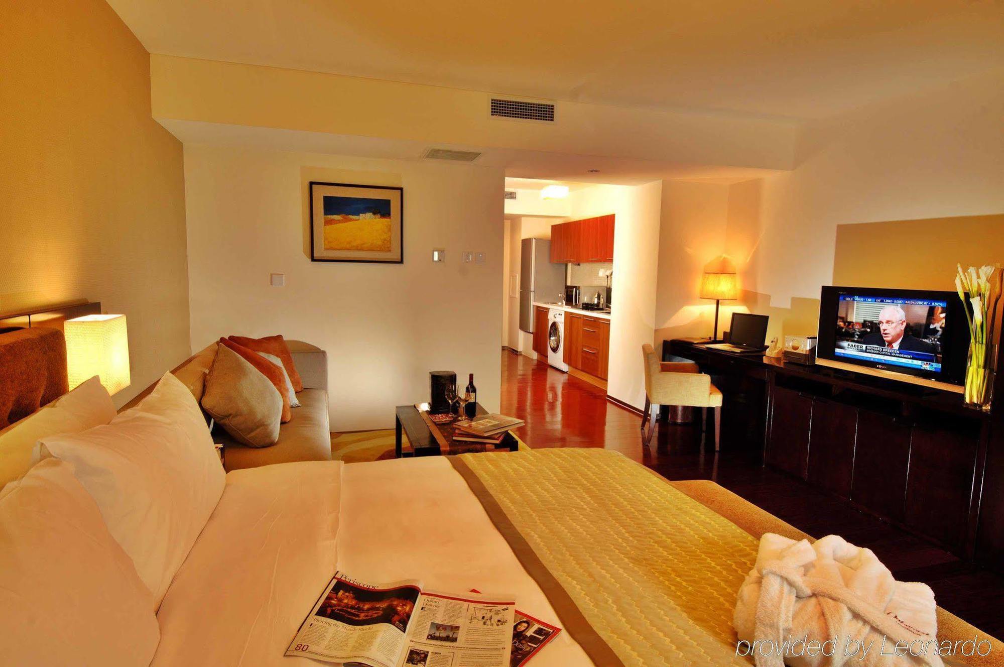 Oak Chateau Aparthotel 5*